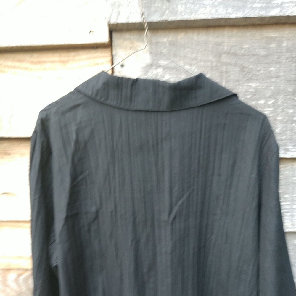 SOLD!!!!  White Stag Women's Blouse Button Front Wavy Fancy Black   XL  (16-18) - Picture 8 of 9